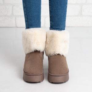 Дамски боти в светло кафяво