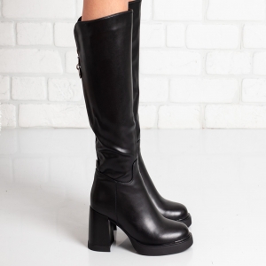 Дамски ботуши на ток в черно Дамски ботуши на ток в черно