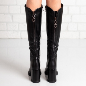 Дамски ботуши на ток в черно Дамски ботуши на ток в черно