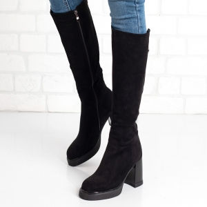 Дамски ботуши на ток в черно 3AD15V-01 Дамски ботуши на ток в черно