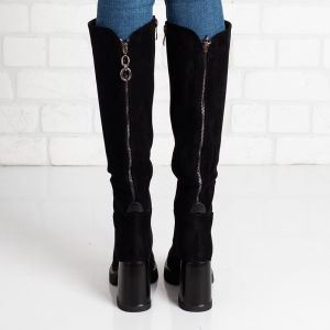 Дамски ботуши на ток в черно