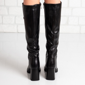 Дамски ботуши на ток в черно Дамски ботуши на ток в черно