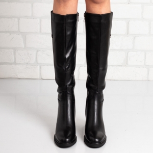 Дамски ботуши на ток в черно Дамски ботуши на ток в черно