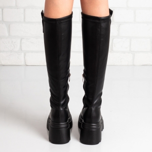 Дамски ботуши в черно Дамски ботуши в черно