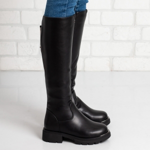 Дамски ботуши в черно