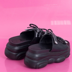 Дамски чехли на платформа в черно
