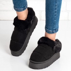 Дамски чехли в черно