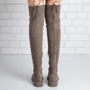 Дамски чизми в тъмно бежово Дамски чизми в тъмно бежово