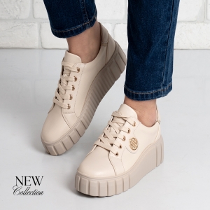 Дамски кецове в бежово