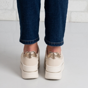 Дамски кецове в бежово