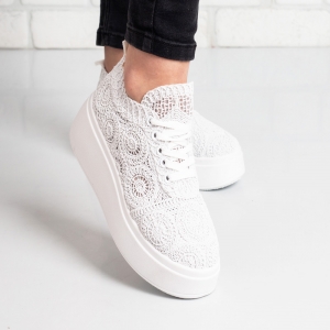 Дамски кецове в бяло