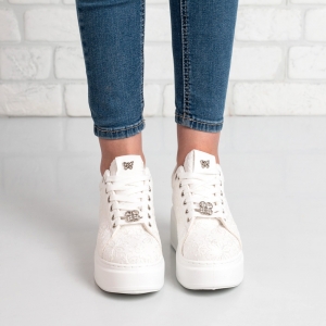 Дамски кецове в бяло