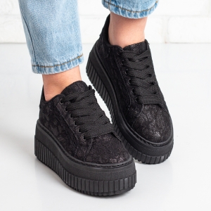 Дамски кецове в черно