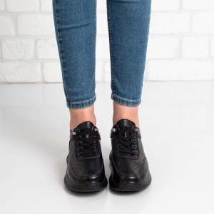 Дамски кецове в черно