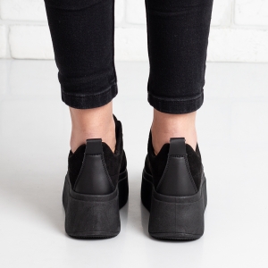 Дамски кецове в черно