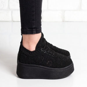 Дамски кецове в черно