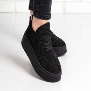 Дамски кецове в черно