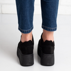 Дамски кецове в черно