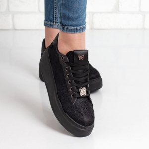 Дамски кецове в черно