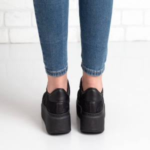 Дамски кецове в черно