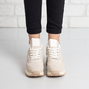 Дамски маратонки в бежово