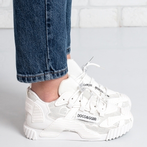 Дамски маратонки в бяло