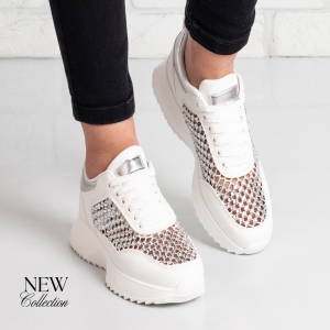 Дамски маратонки в бяло и сребристо