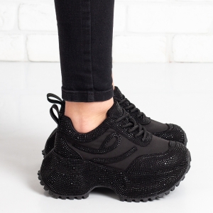 Дамски маратонки в черно