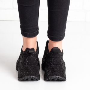 Дамски маратонки в черно