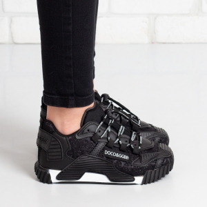 Дамски маратонки в черно