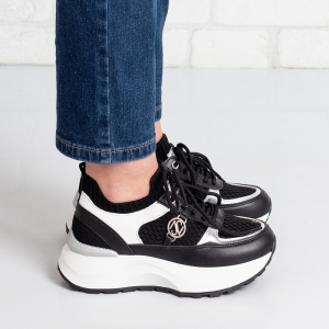 Дамски маратонки в черно