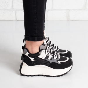 Дамски маратонки в черно