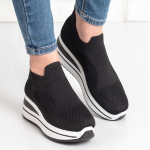 Дамски маратонки в черно