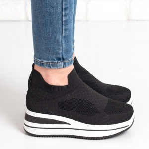 Дамски маратонки в черно