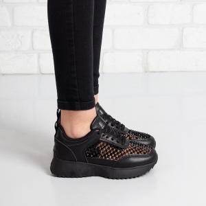 Дамски маратонки в черно