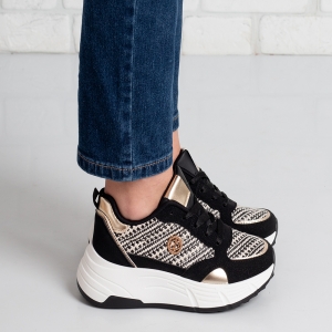 Дамски маратонки в черно и златисто