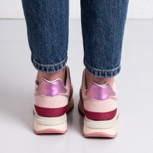 Дамски маратонки в розово