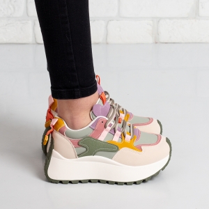 Дамски маратонки в зелено и бежово