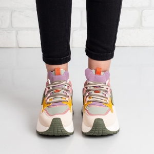 Дамски маратонки в зелено и бежово