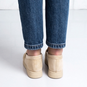 Дамски мокасини в бежово