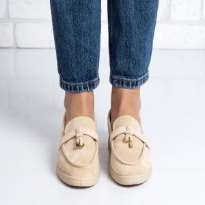 Дамски мокасини в бежово