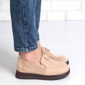 Дамски мокасини в бежово