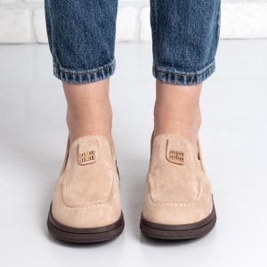 Дамски мокасини в бежово