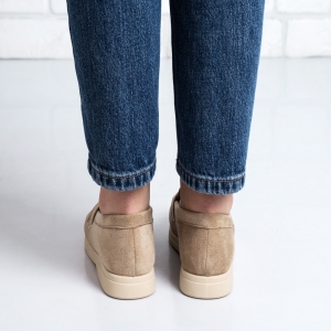 Дамски мокасини в тъмно бежово