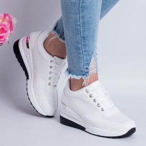 Дамски обувки на платформа в бяло
