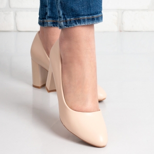 Дамски обувки на ток в бежово