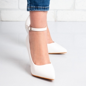 Дамски обувки на ток в бяло