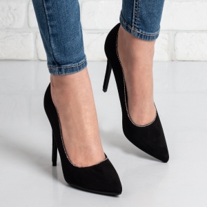 Дамски обувки на ток в черно