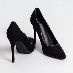 Дамски обувки на ток в черно