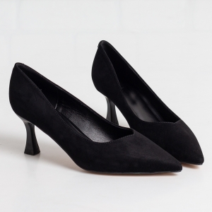 Дамски обувки на ток в черно